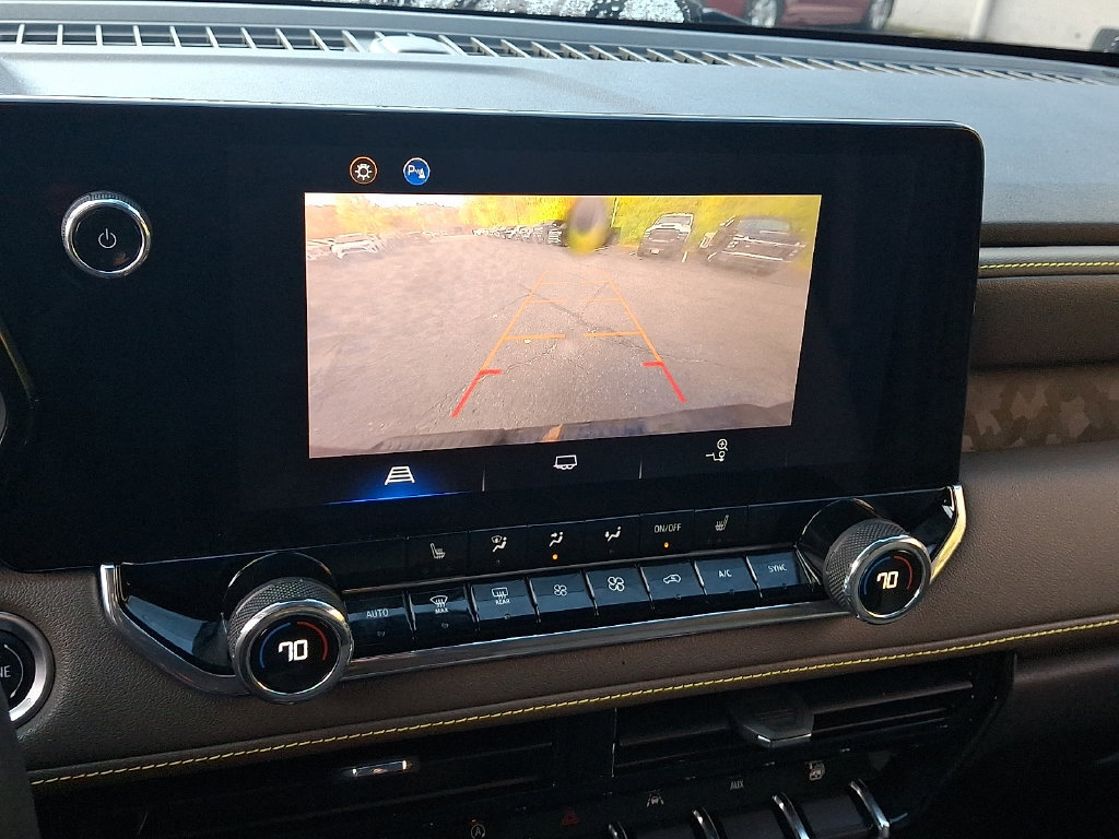 Used 2024 Chevrolet Colorado ZR2 w/ Safety Package AWD/4WD image 18