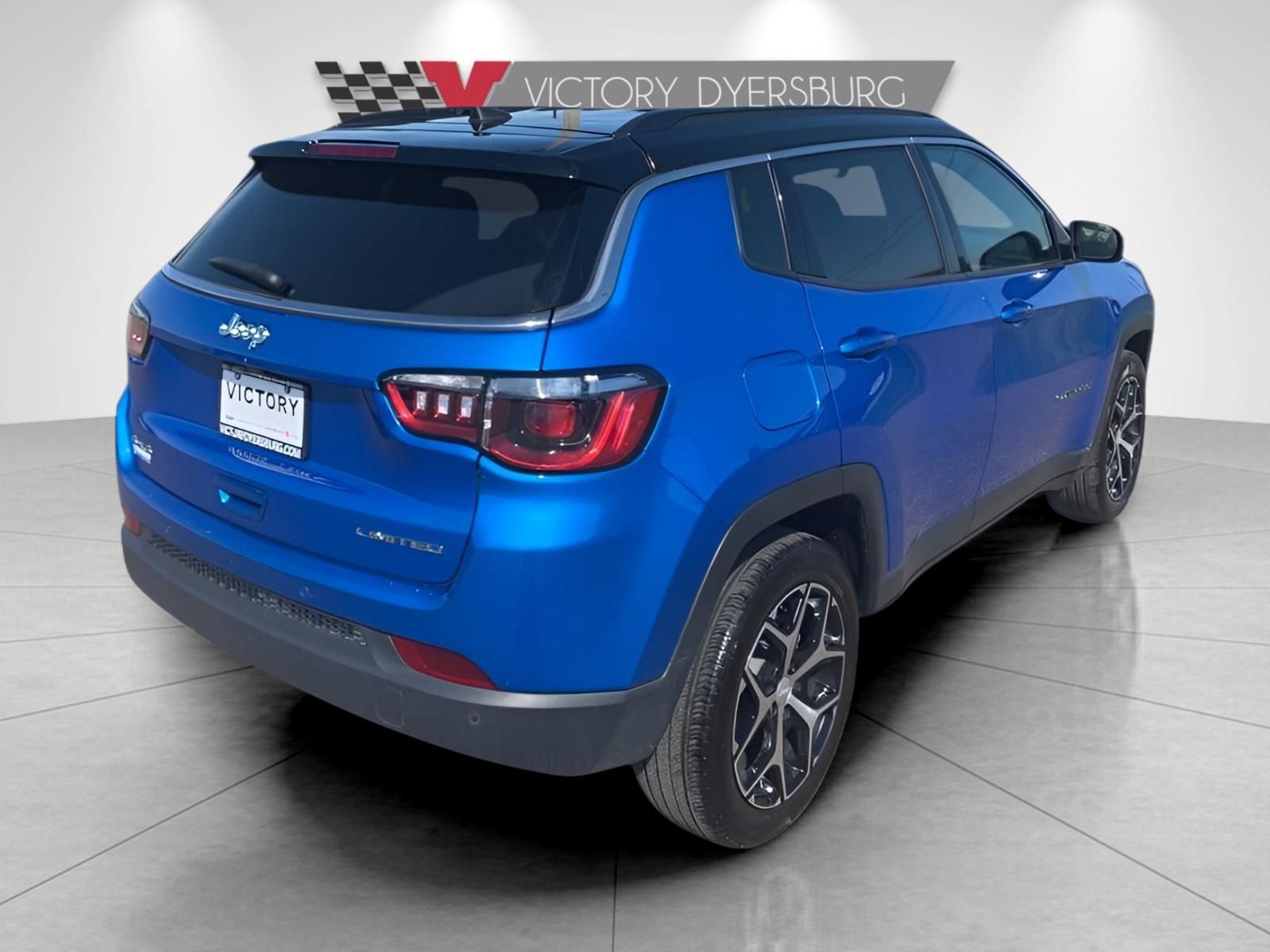 Used 2024 Jeep Compass Limited image 8