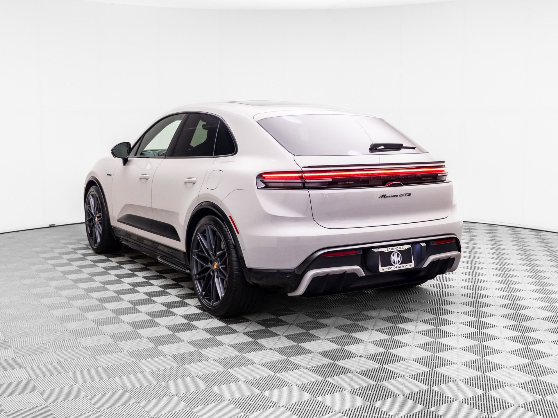 New 2026 Porsche Macan GTS Electric AWD/4WD image 3