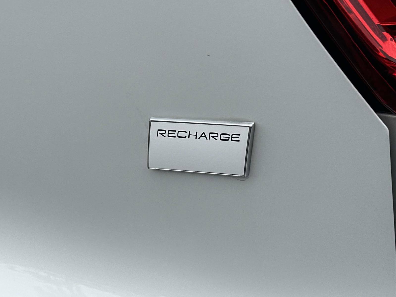 Certified 2024 Volvo XC40 Recharge Ultimate w/ Protection Package Premier image 28