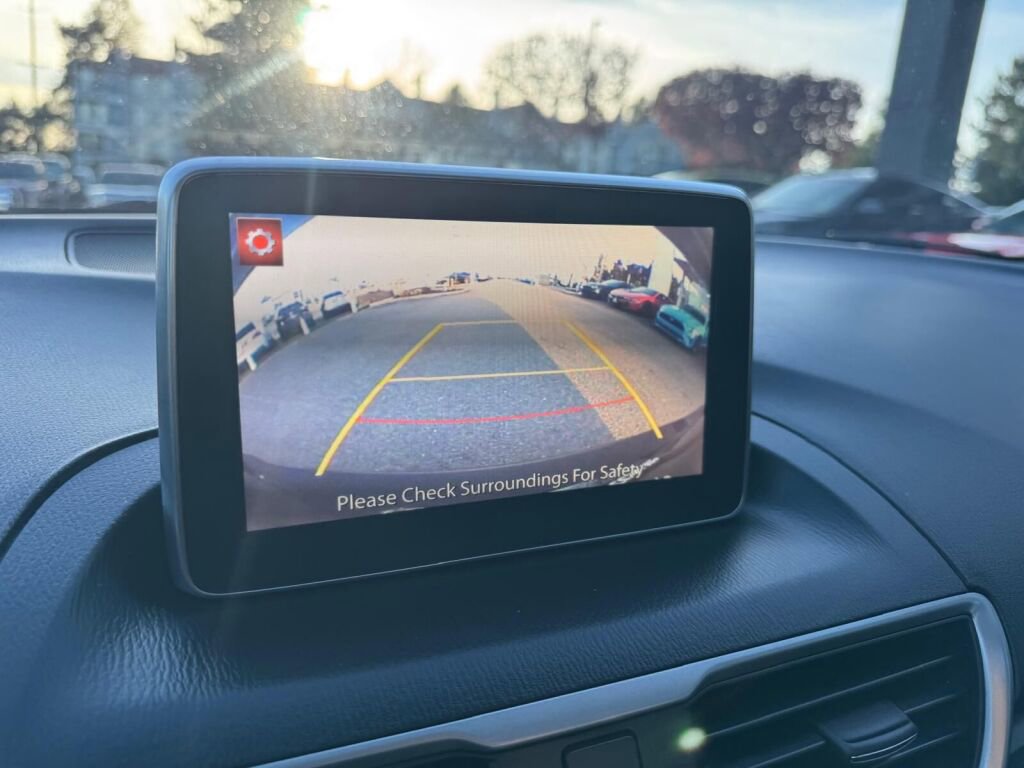 Used 2015 MAZDA MAZDA3 i Touring w/ Technology Package image 13