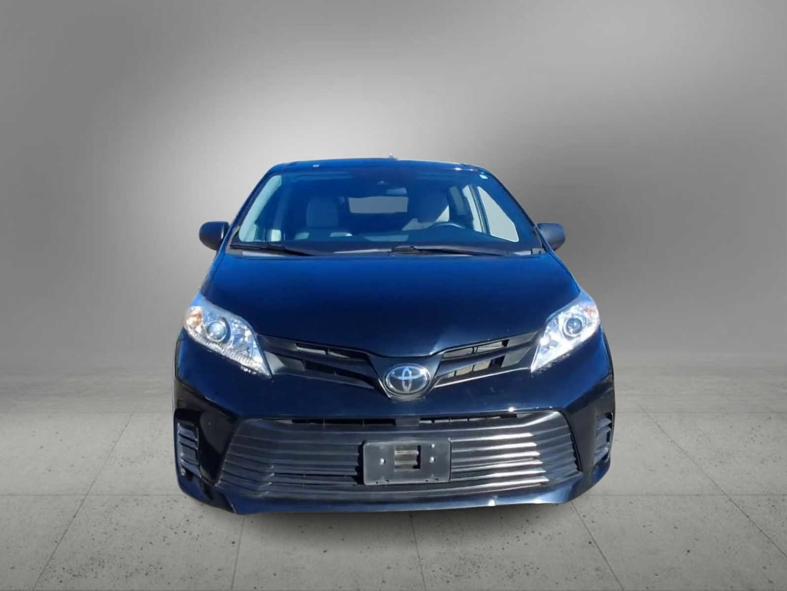 Used 2020 Toyota Sienna L image 3