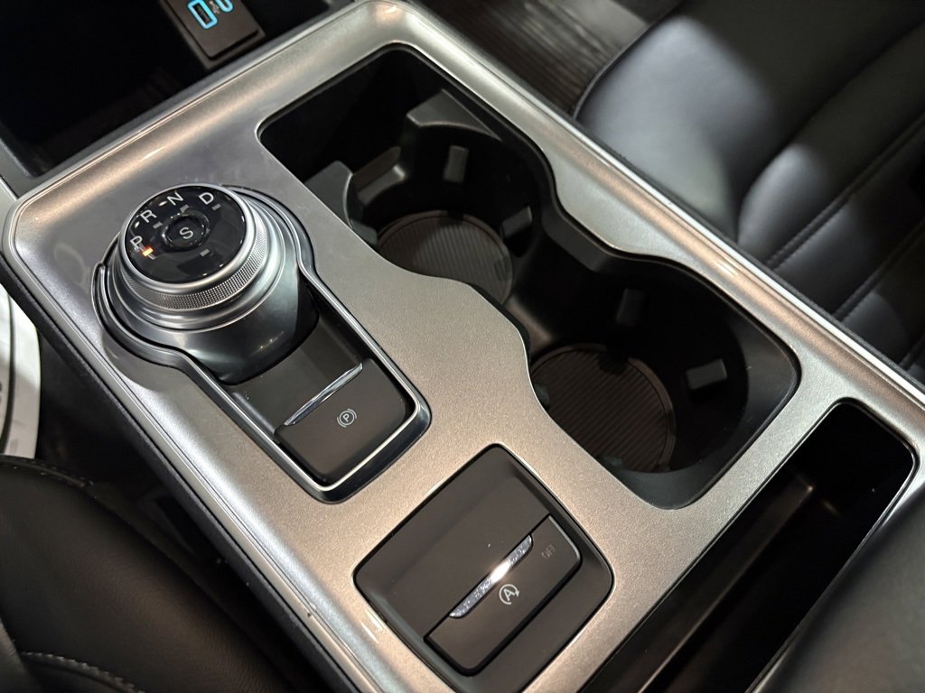 Used 2024 Ford Edge SEL w/ Convenience Package image 16