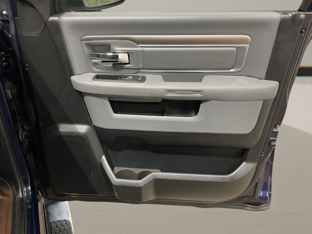 Used 2015 RAM 1500 Classic SLT image 26