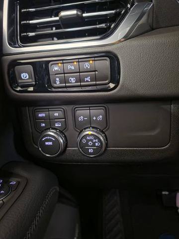 New 2026 GMC Yukon XL Denali w/ Sun & Power Step Package AWD/4WD image 37
