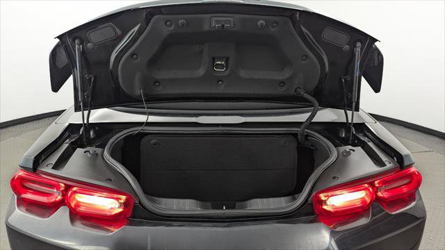 Used 2020 Chevrolet Camaro LT image 17