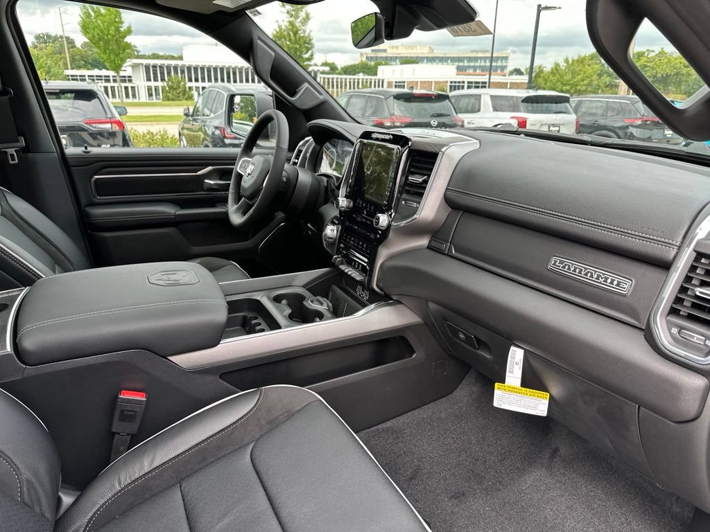 New 2027 RAM 1500 Laramie w/ Laramie Preferred Package AWD/4WD image 15