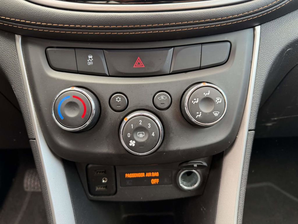 Used 2022 Chevrolet Trax LS w/ Tint and Cruise Package image 29