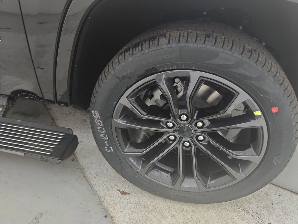 New 2026 Jeep Grand Wagoneer Summit w/ Rear Seat Video Group I image 36