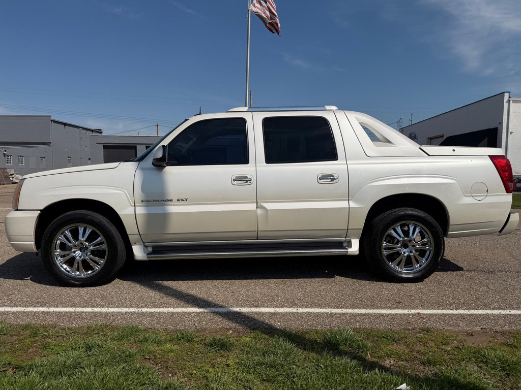 Used 2002 Cadillac Escalade EXT AWD/4WD image 8
