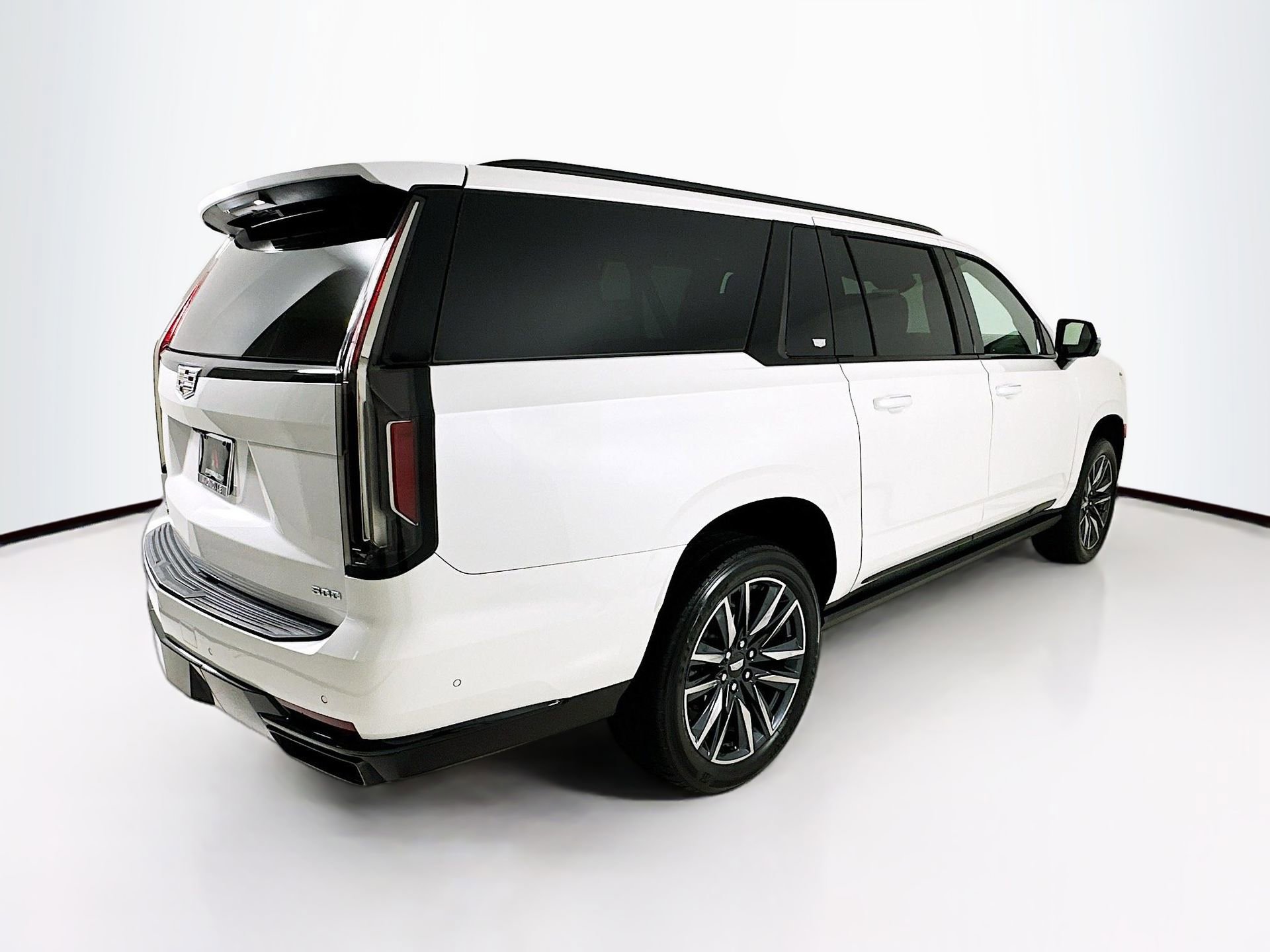 Used 2023 Cadillac Escalade ESV Sport Platinum w/ Heavy-Duty Trailer Package AWD/4WD image 8