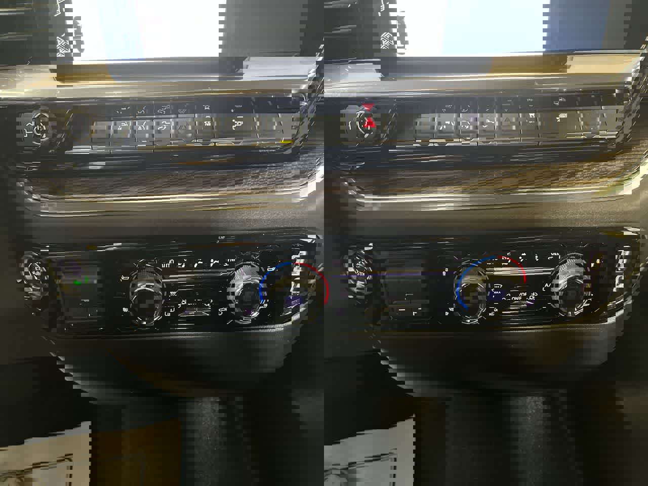 Used 2025 Chevrolet Silverado 1500 LT image 21