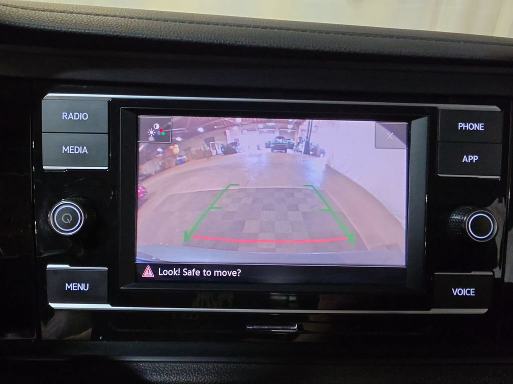 Used 2024 Volkswagen Jetta SE FWD image 23