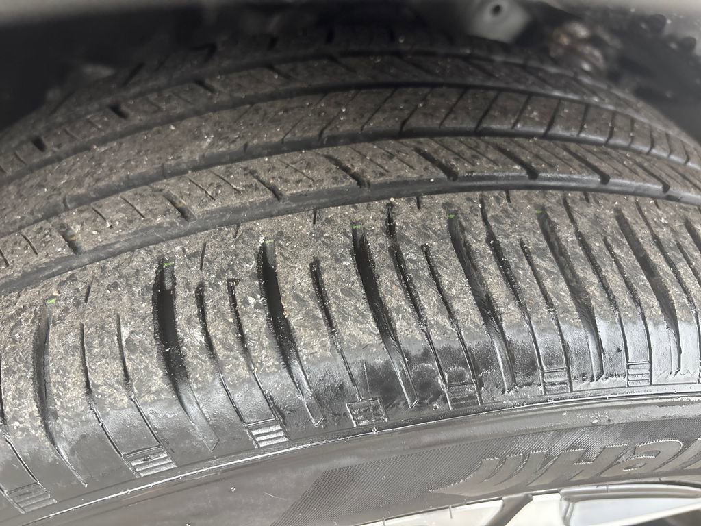 Used 2023 Chevrolet TrailBlazer RS w/ Sun and Liftgate Package image 34