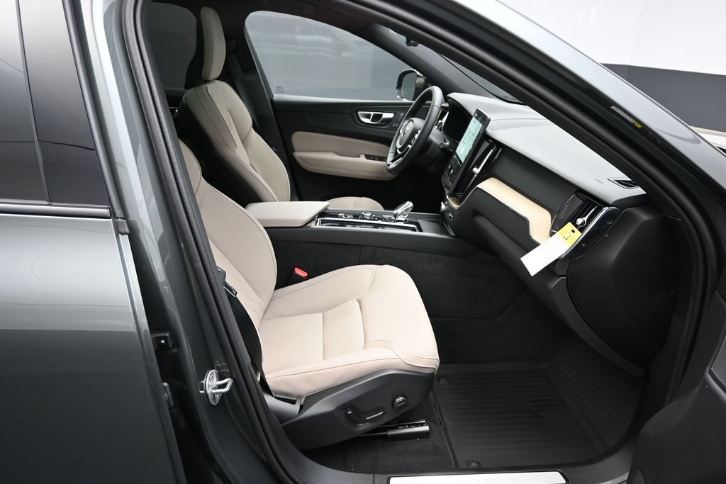 New 2026 Volvo XC60 B5 Plus w/ Climate Package AWD/4WD image 19