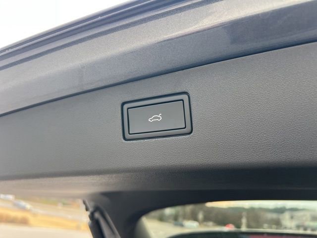 New 2026 Volkswagen Tiguan SE R-Line image 24