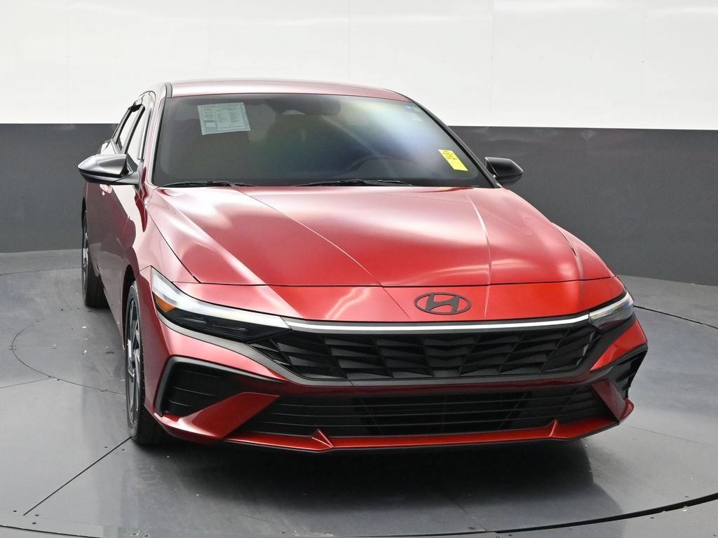 Used 2025 Hyundai Elantra Sport FWD image 7