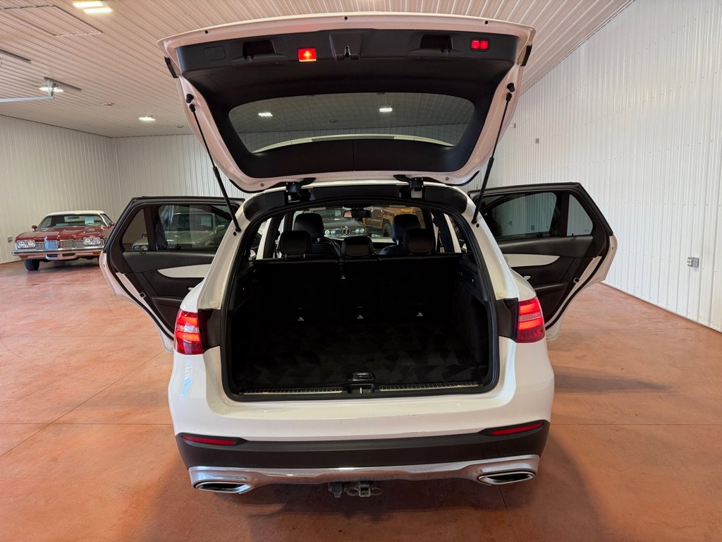 Used 2017 Mercedes-Benz GLC 300 4MATIC image 33