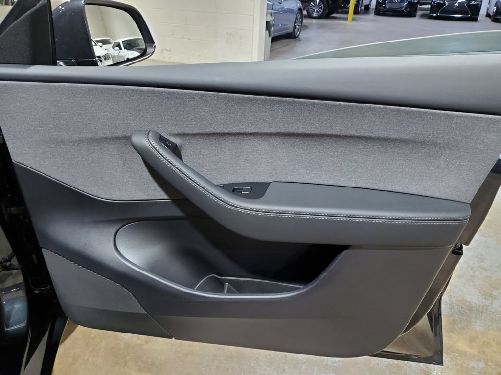 Used 2026 Tesla Model Y 2WD image 16
