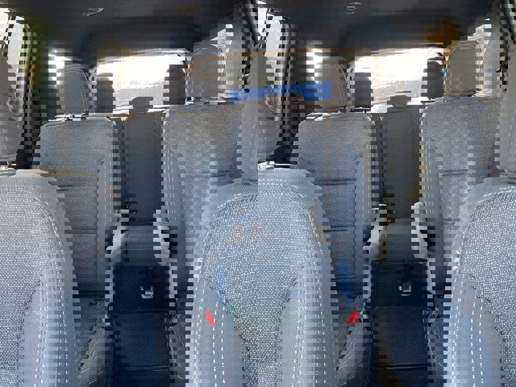 Used 2025 Chevrolet Traverse LT image 35