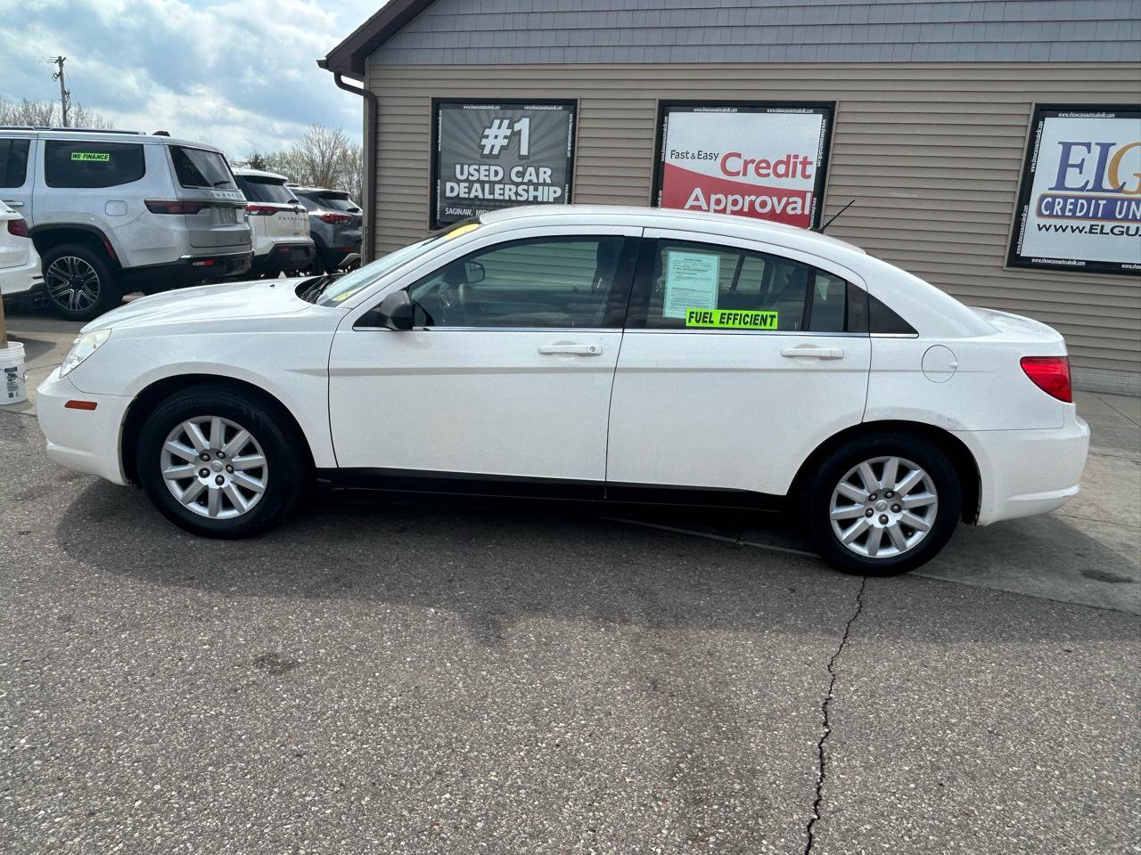 Used 2010 Chrysler Sebring Touring FWD image 8