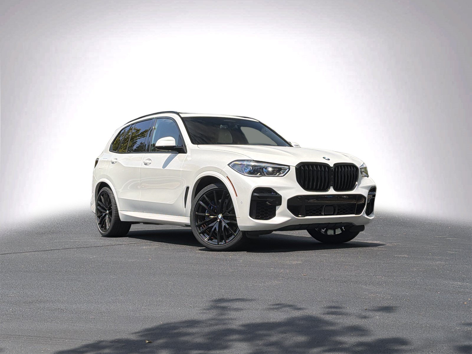 Used 2022 BMW X5 M50i w/ Executive Package AWD/4WD video 2