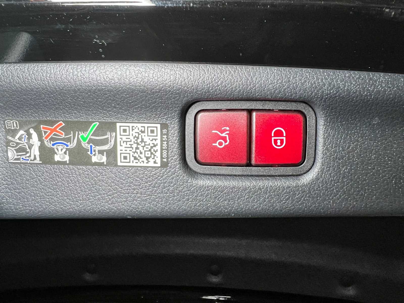Used 2026 Mercedes-Benz C 300 4MATIC Sedan image 17