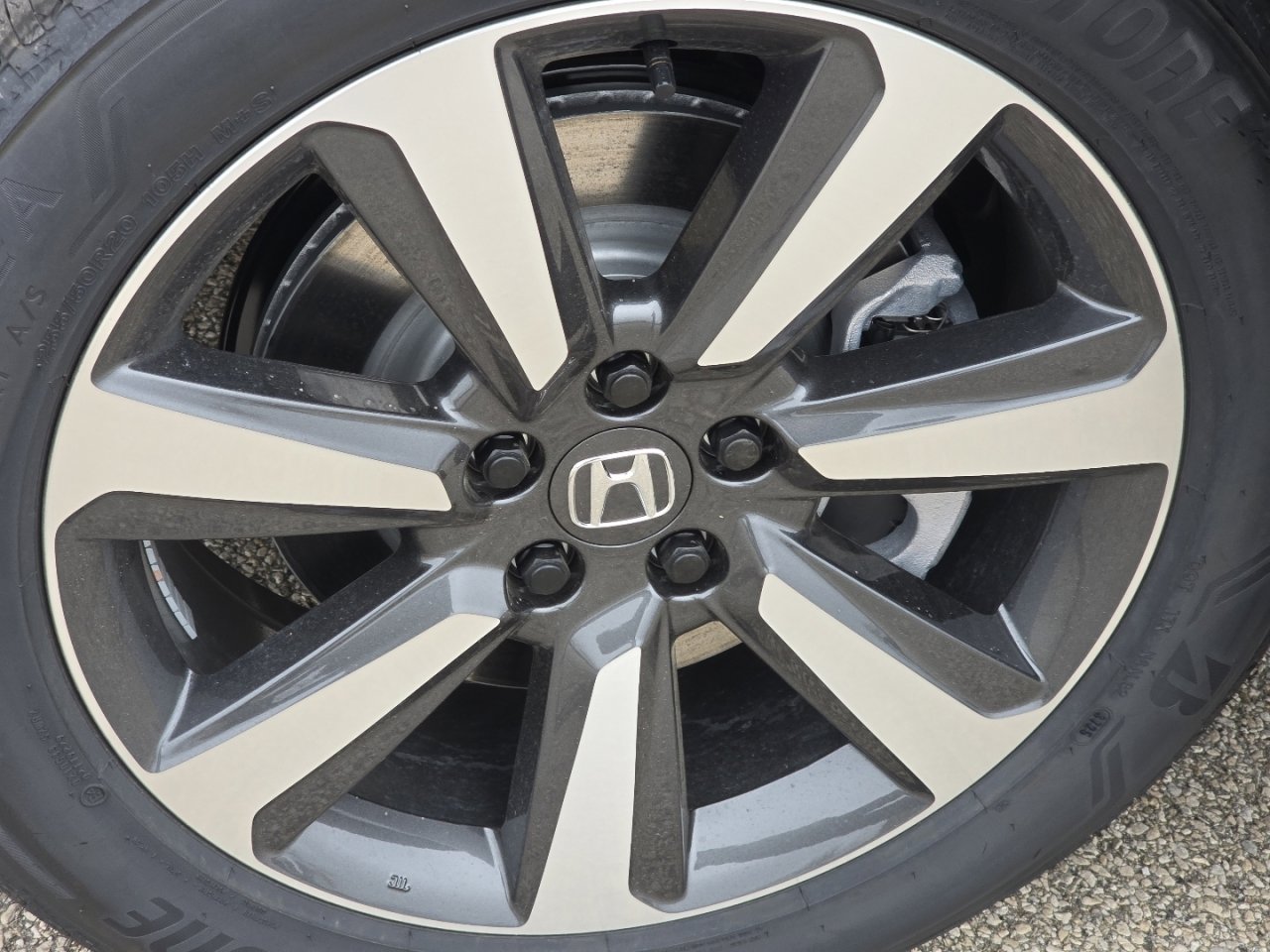 New 2025 Honda Pilot Touring image 12