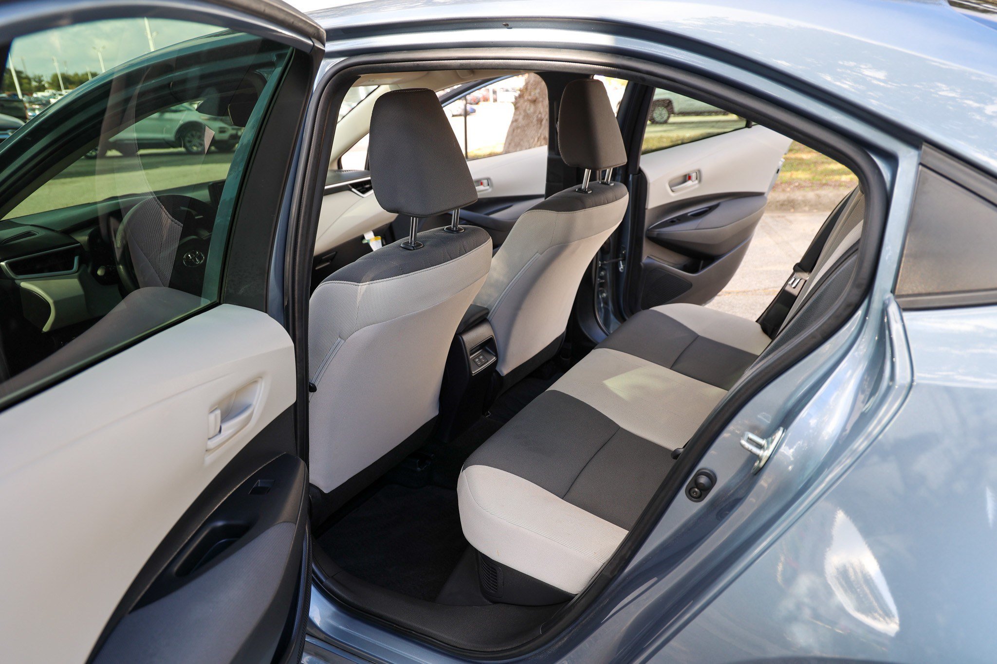 Certified 2025 Toyota Corolla LE FWD image 34