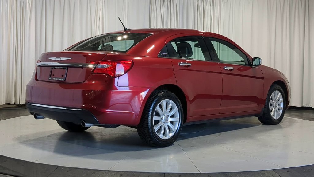 Used 2014 Chrysler 200 Limited FWD image 10