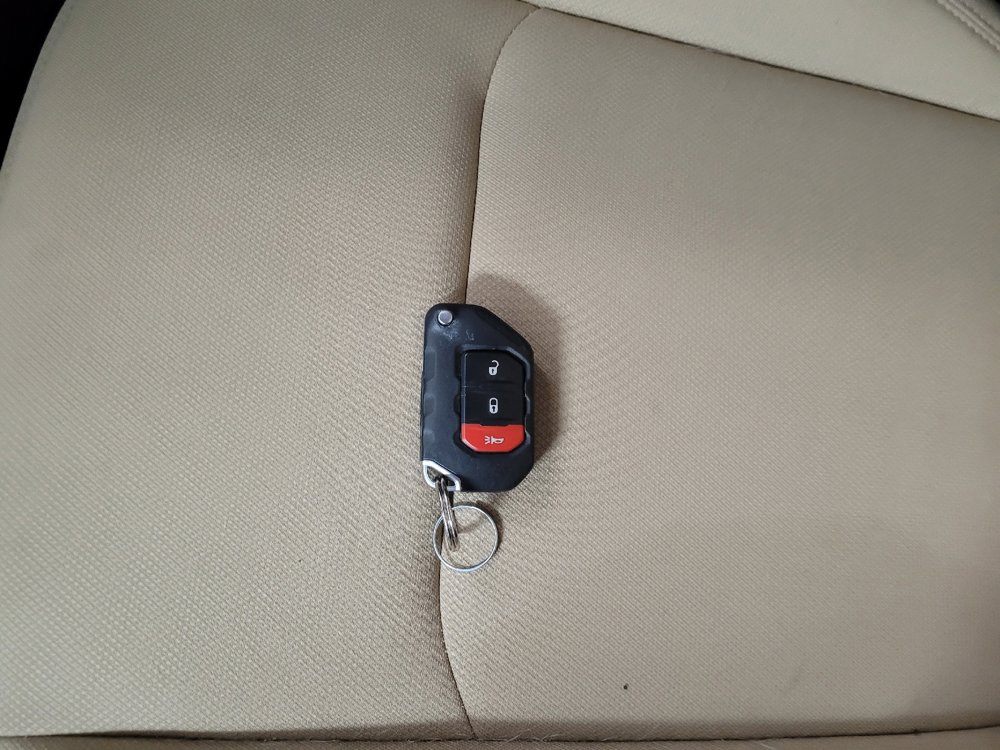 Used 2018 Jeep Wrangler Unlimited Sport S image 32