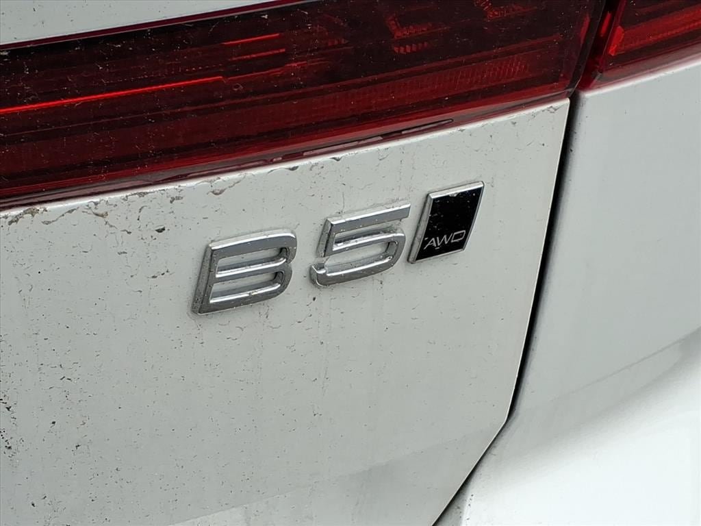 New 2026 Volvo XC60 B5 Plus w/ Protection Package Premier AWD/4WD image 7