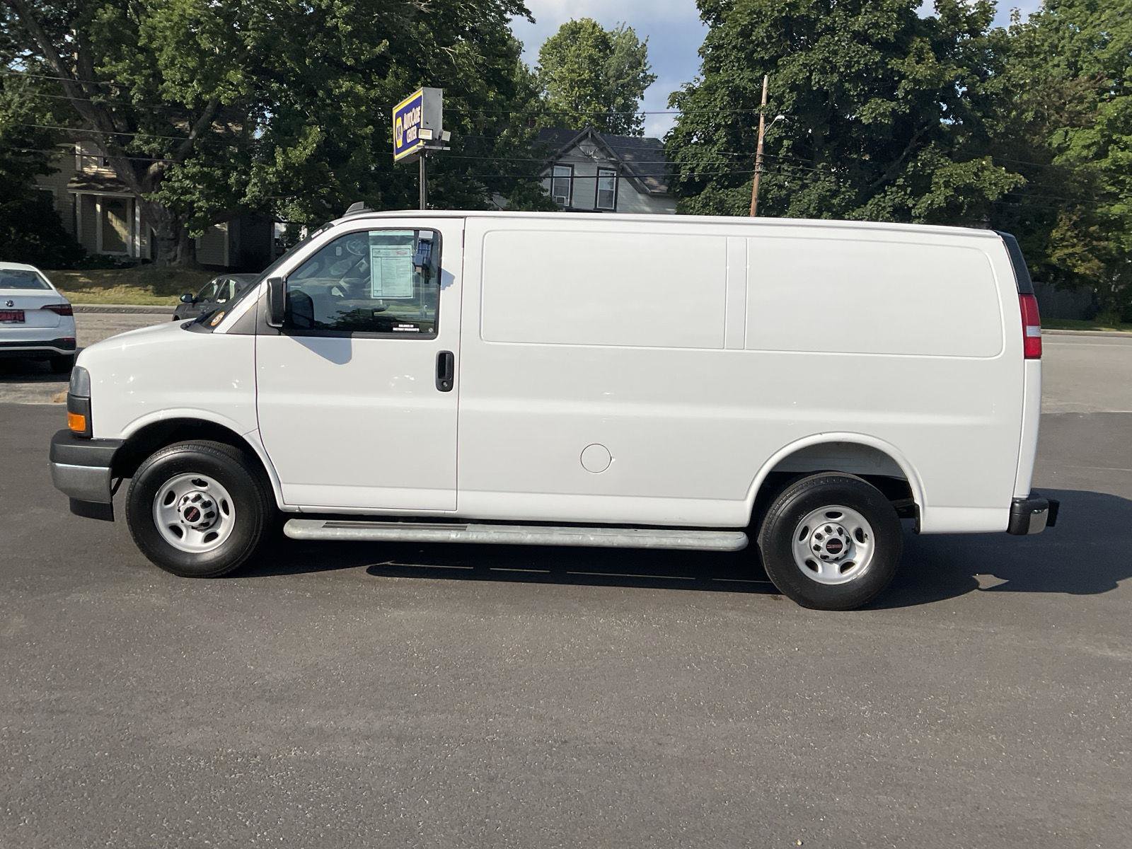 Used 2025 GMC Savana 2500 w/ Driver Convenience Package RWD image 2