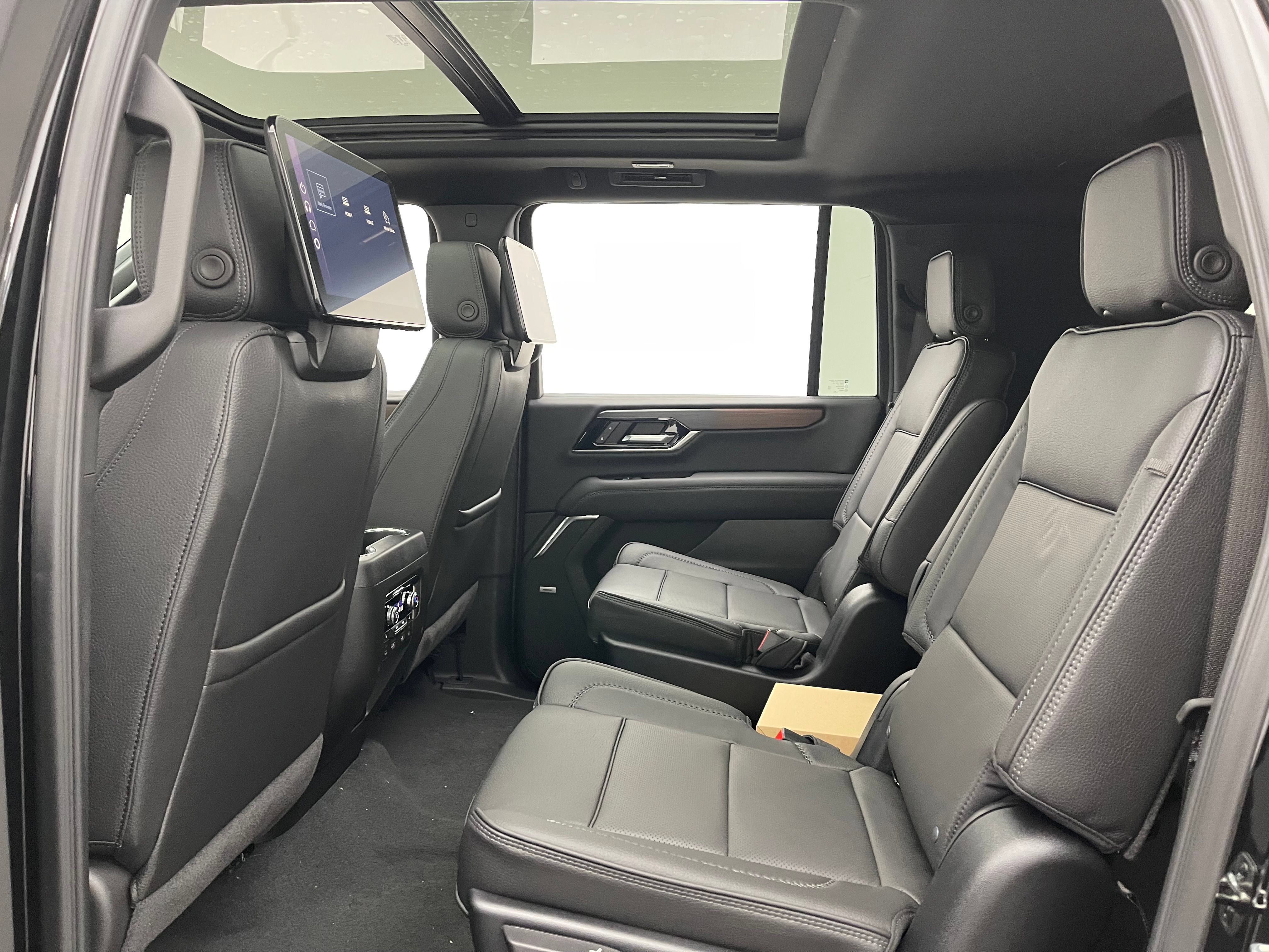 New 2026 GMC Yukon XL Denali w/ Denali Reserve Package AWD/4WD image 50