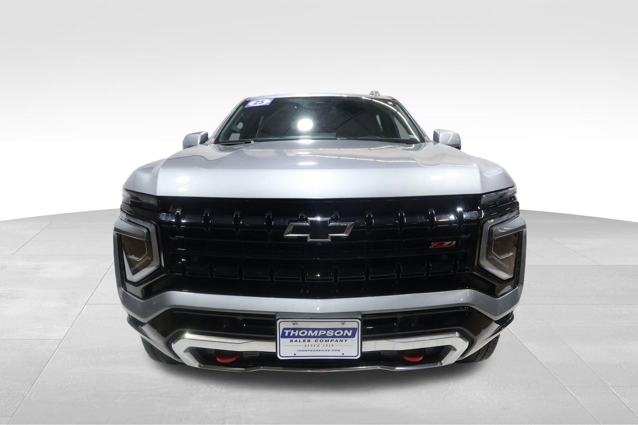 Used 2025 Chevrolet Suburban Z71 AWD/4WD image 7