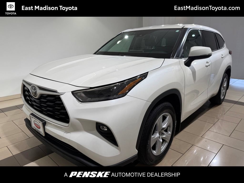 Used 2021 Toyota Highlander LE AWD/4WD image 1