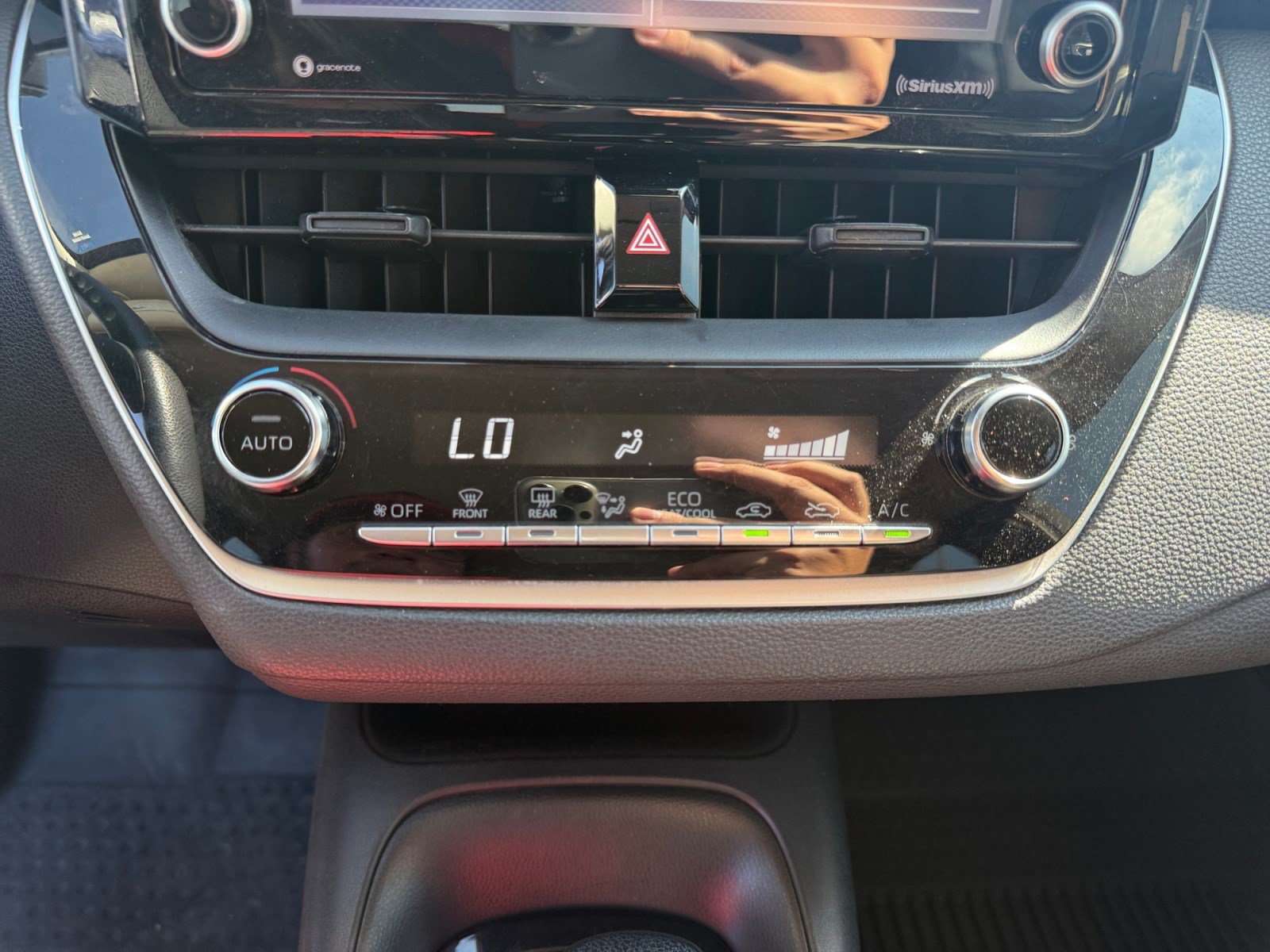 Used 2022 Toyota Corolla LE FWD image 12