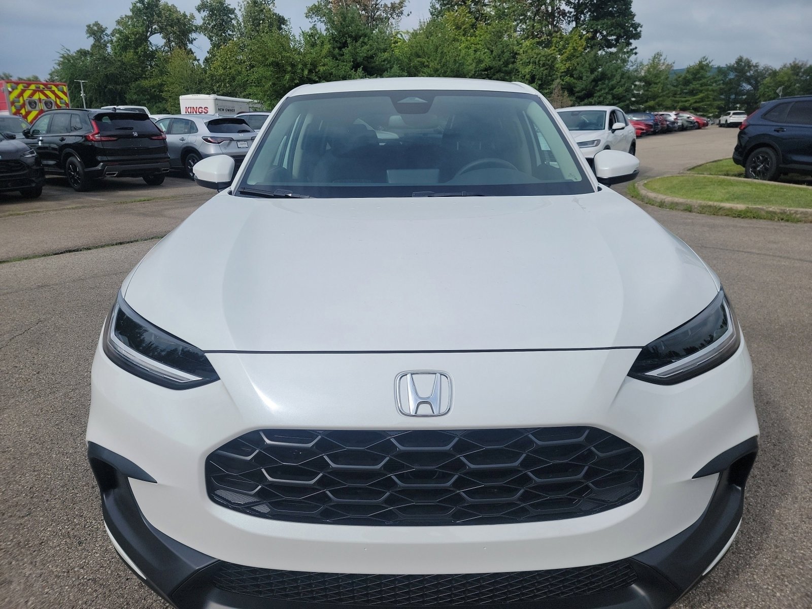 New 2026 Honda HR-V LX image 2