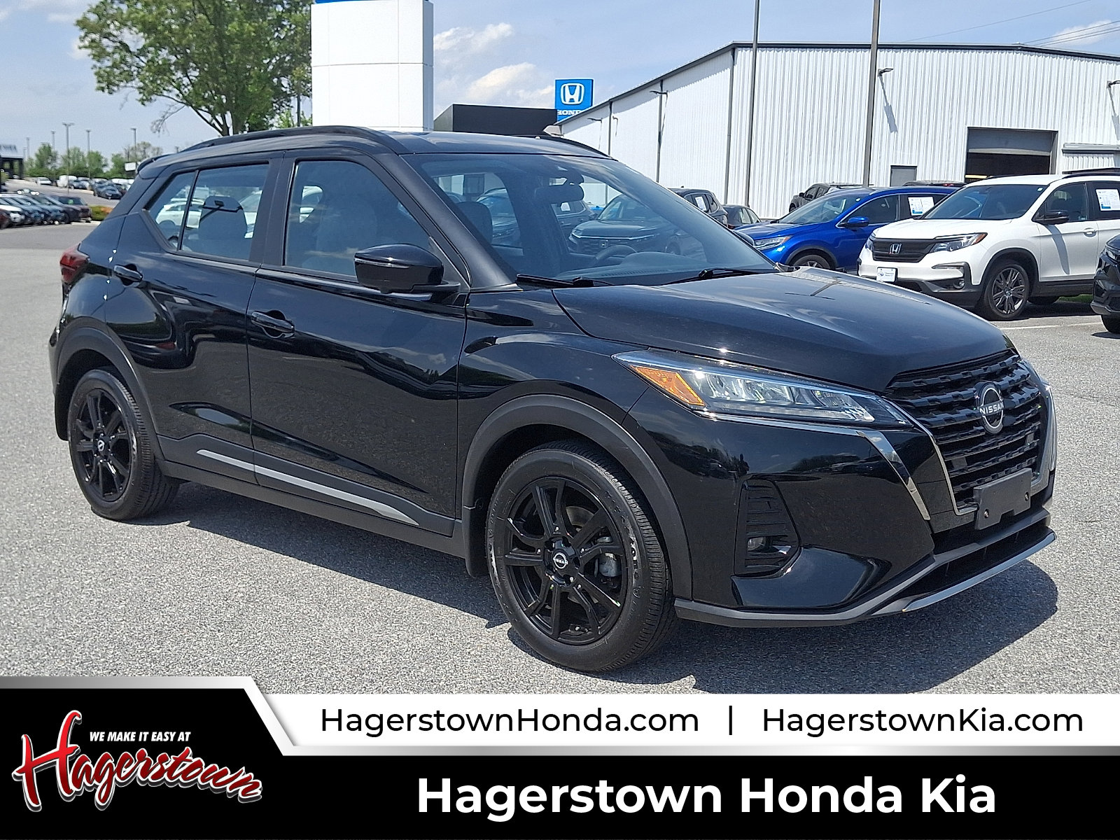 Used 2023 Nissan Kicks SR w/ SR Premium Package