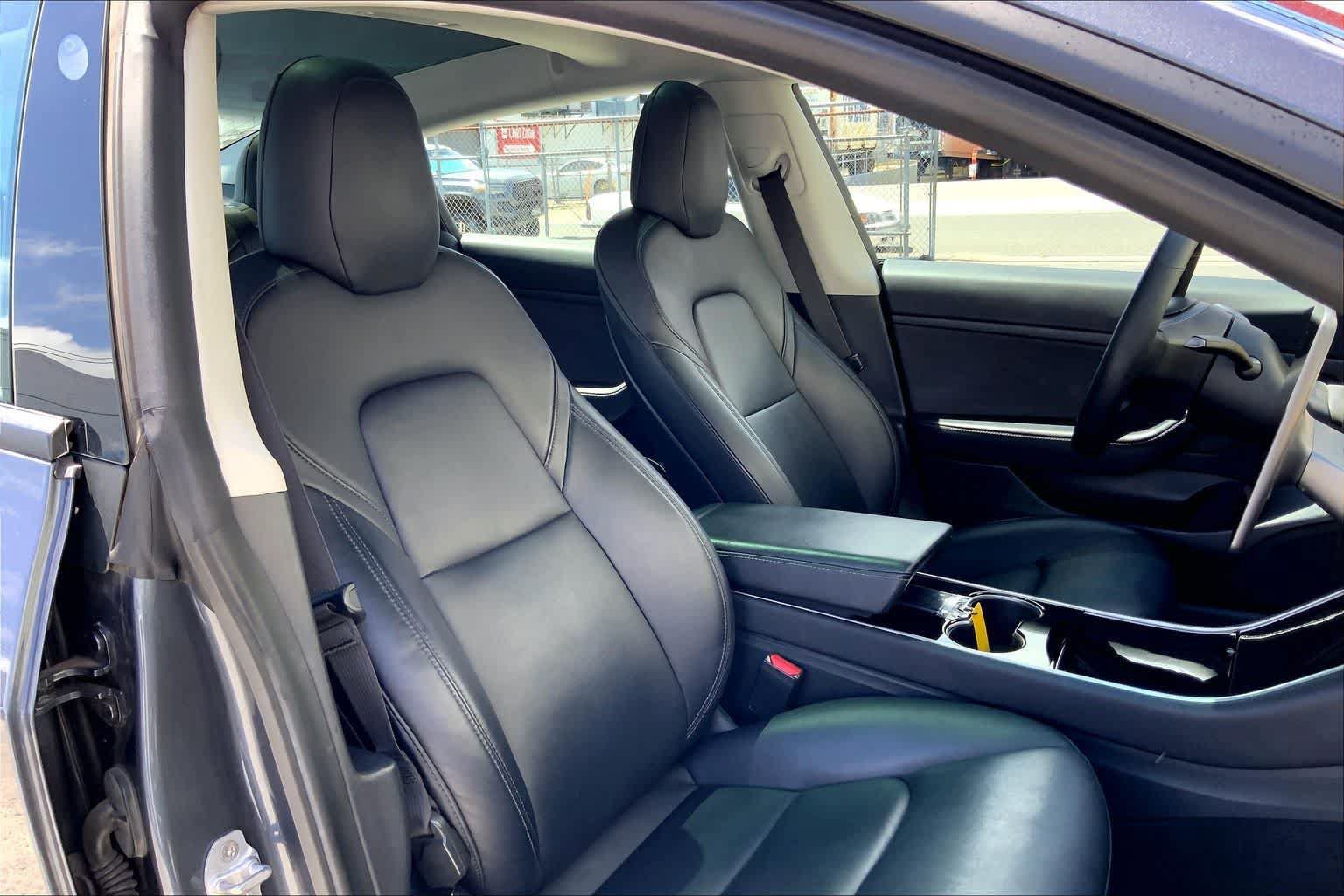 Used 2020 Tesla Model 3 Standard Range Plus RWD image 13