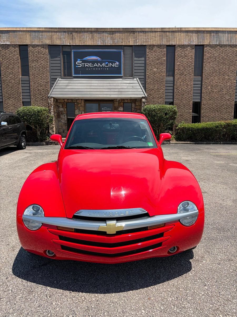 Used 2005 Chevrolet SSR w/ Preferred Equipment Group RWD image 2