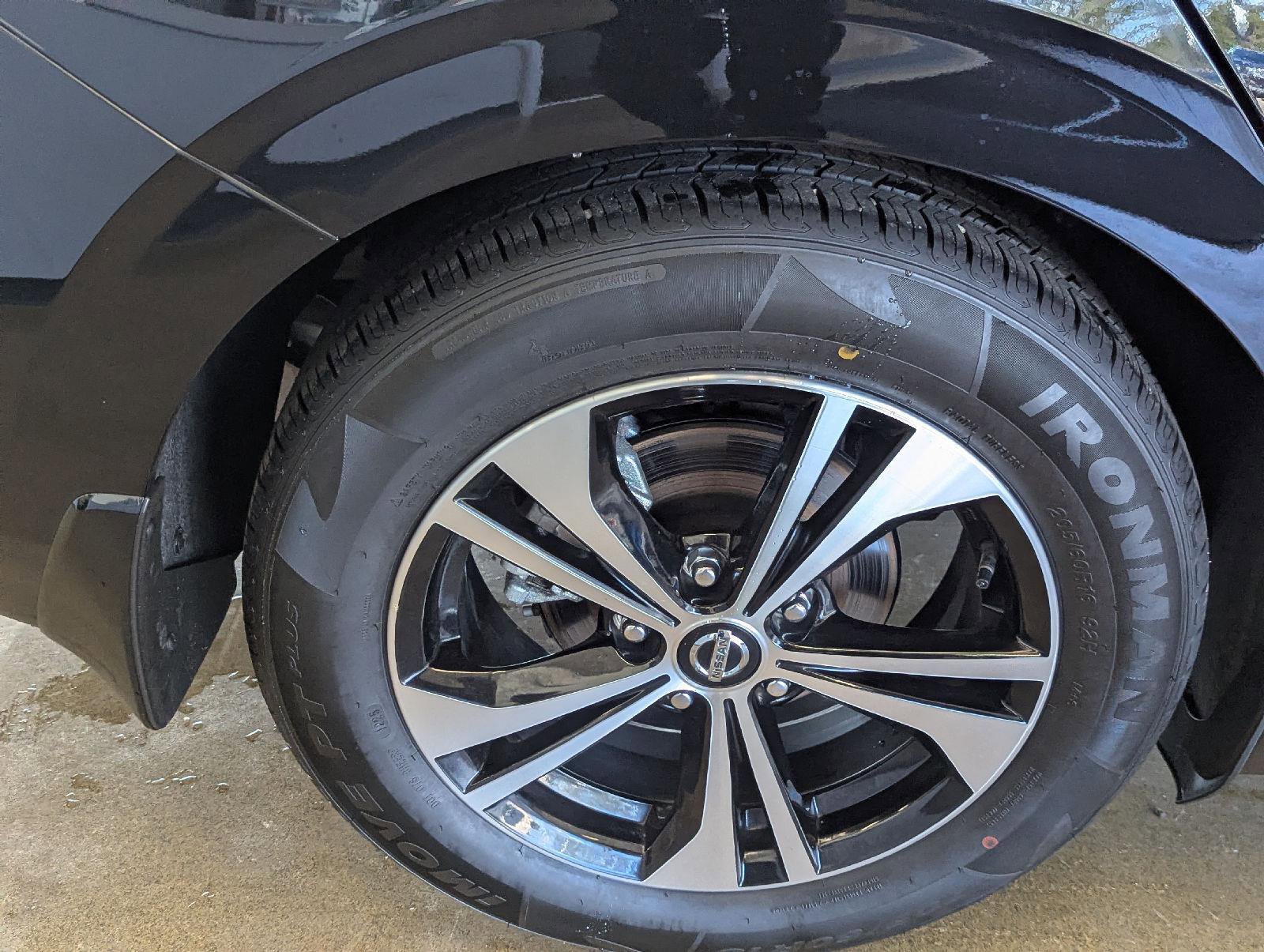 Used 2023 Nissan Sentra SV w/ All-Weather Package FWD image 31