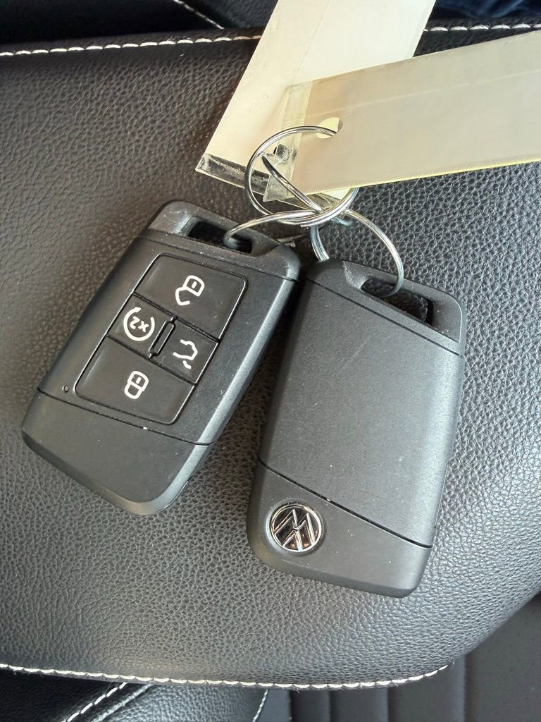 Used 2023 Volkswagen Jetta SE image 28