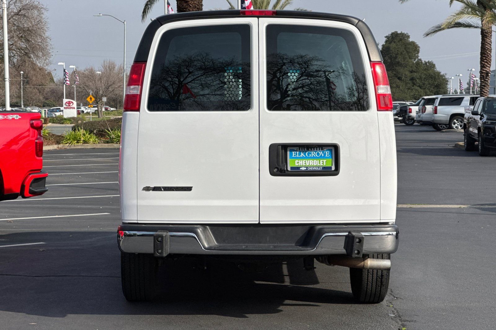 Used 2024 Chevrolet Express 2500 w/ Driver Convenience Package image 4