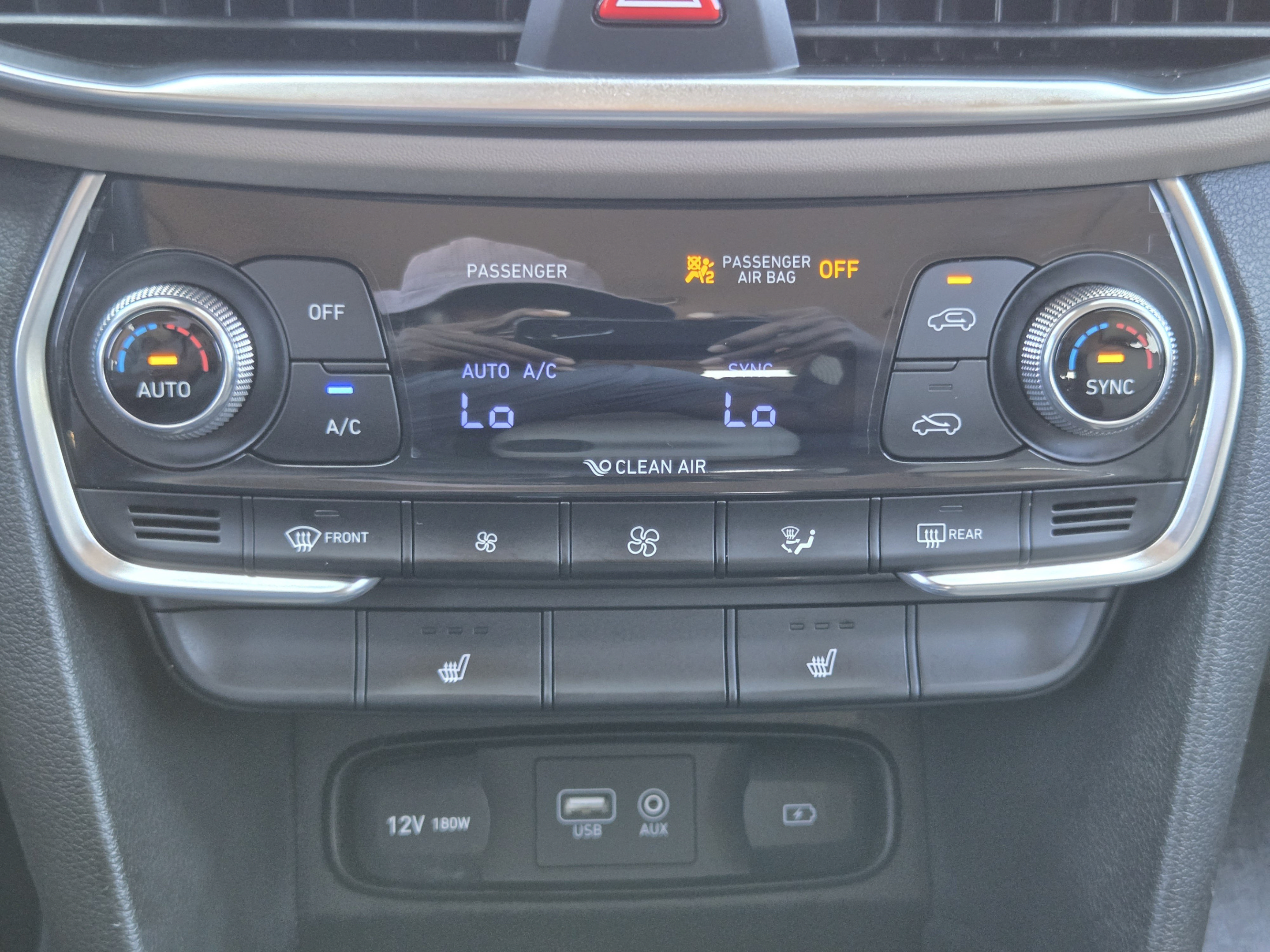 Used 2019 Hyundai Santa Fe SEL FWD image 15
