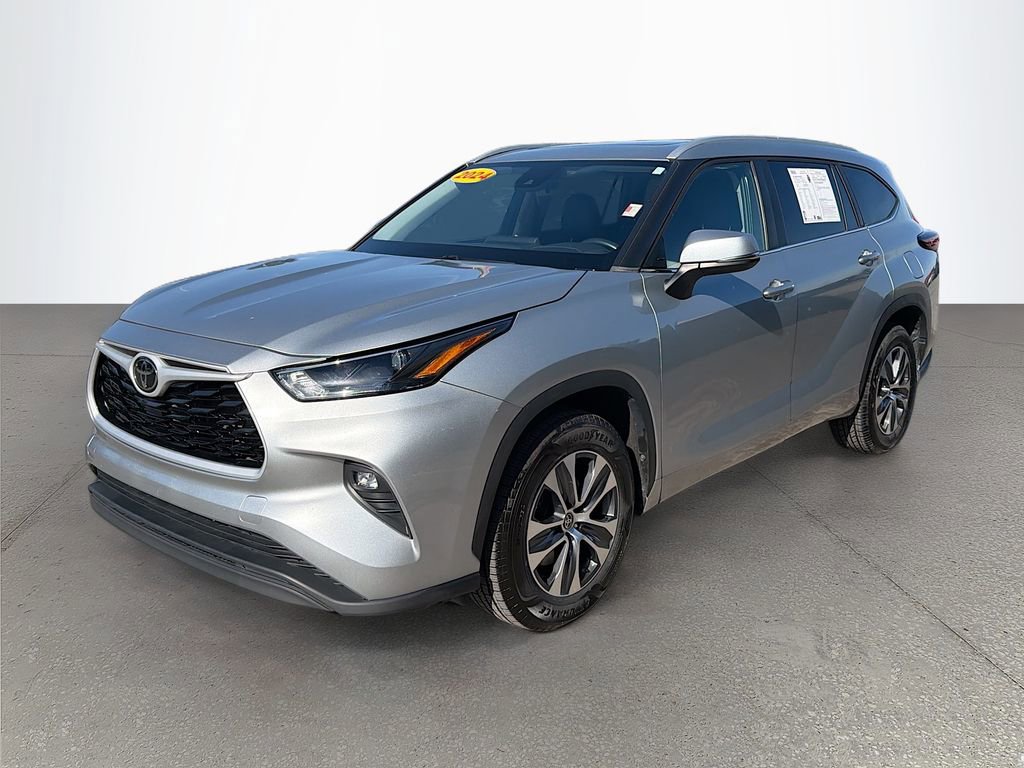 Used 2024 Toyota Highlander XLE image 9