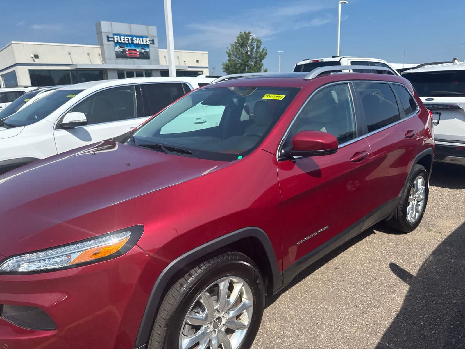 Used 2016 Jeep Cherokee Limited w/ Luxury Group AWD/4WD image 20