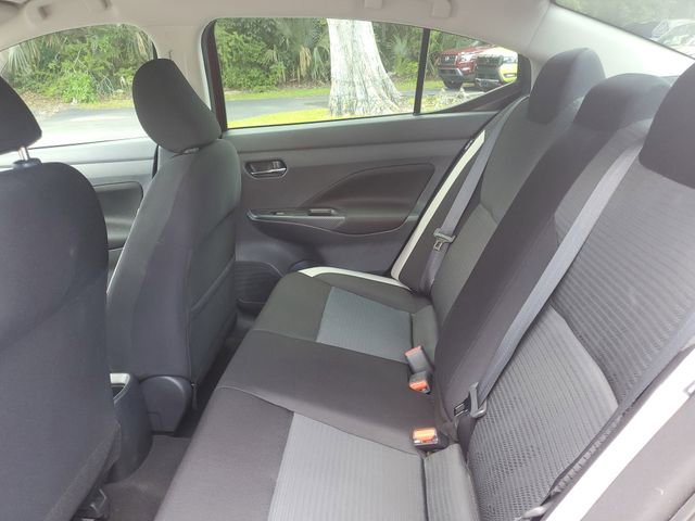 Used 2022 Nissan Versa SV FWD image 11