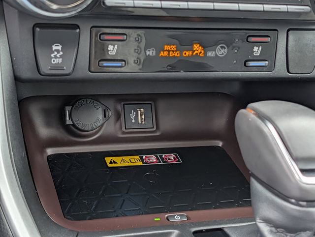 Used 2023 Toyota RAV4 Limited image 17