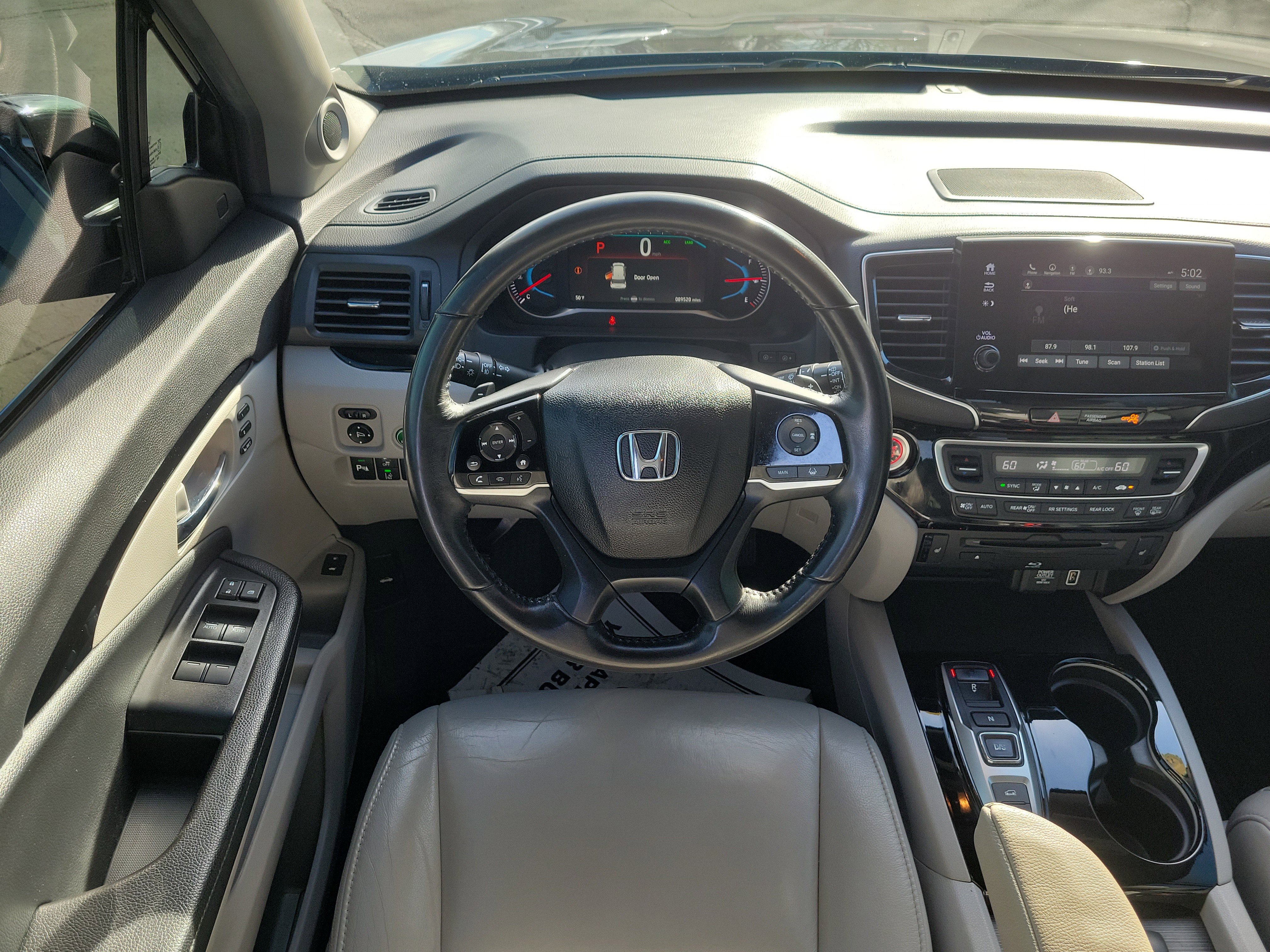 Used 2019 Honda Pilot Touring image 11
